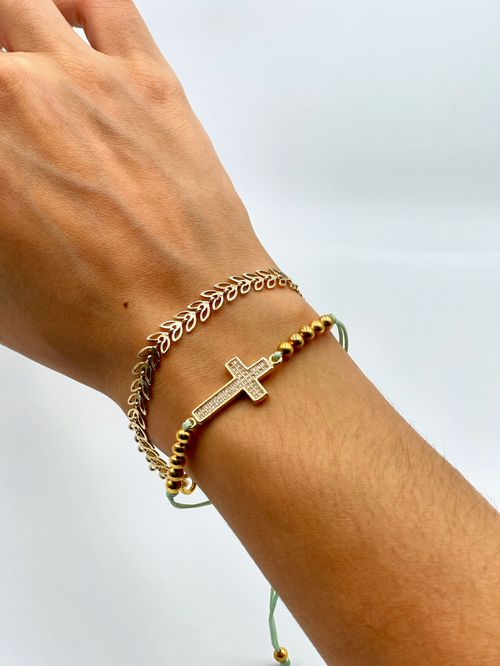 Set de pulseras dorado